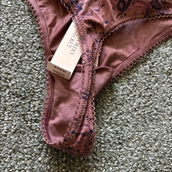 Victoria’s Secret Women’s Pink Printed Thong - Picture 5 of 6
